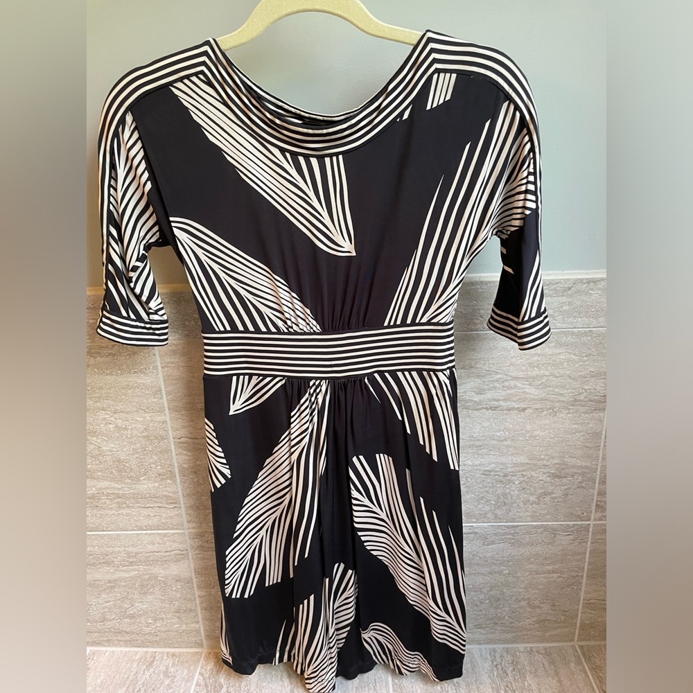 Petite dress. Beautiful print.